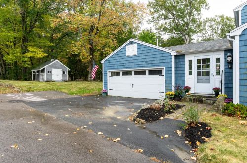 51 Logging Hill Rd, Concord NH  03304-3722 exterior