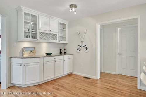 19 New Jersey Ave, Lavallette NJ 08735-2528 exterior