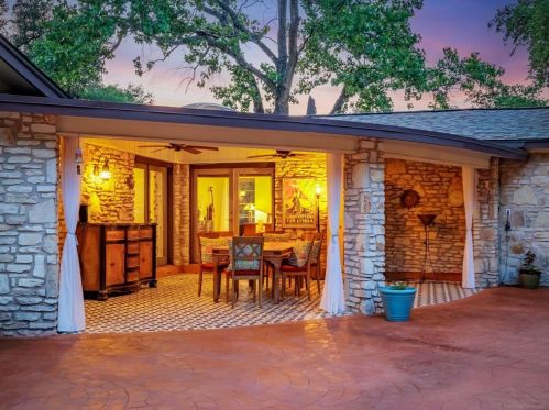 9604 Flintrock Cir, Austin TX 78737-1113 exterior