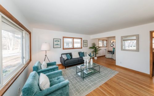 7674 51st St, Milwaukee, WI 53223-4353