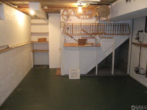 143 Linda Ln, Edison NJ 08820-4509 exterior