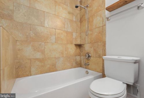 6527 Divine St, Mc Lean VA 22101-4623 exterior