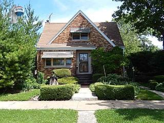 11121 Spaulding Ave, Chicago, IL 60655-2727