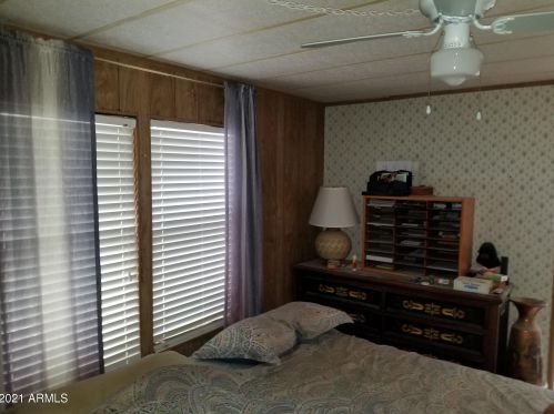 1705 Charleston Ave, Phoenix AZ 85023-1218 exterior