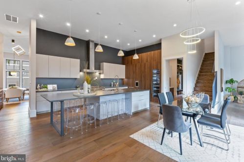 6160 Hardy Dr, Mc Lean VA 22101-3112 exterior