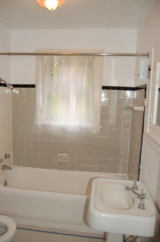 1346 Rutledge St, Madison WI 53703-3887 exterior