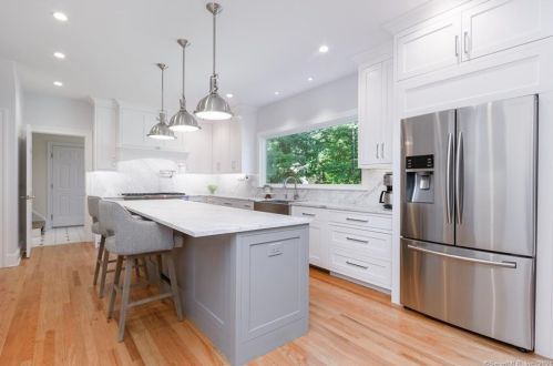 14 Woodway Ln, Wilton, CT 06897-4730