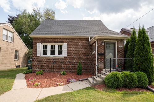 3101 Crawford Ave, Milwaukee, WI 53235-4253