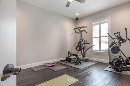 305 Hanna Ave, Tampa FL  33604-6633 exterior