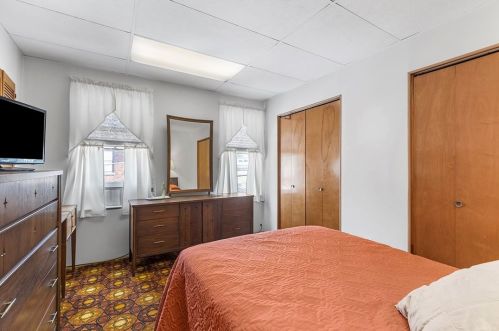 186 45 St, Pittsburgh PA 15201-3056 exterior