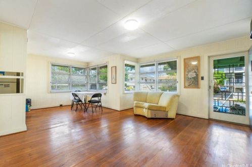 2011 Lime St, Honolulu HI 96826-5904 exterior