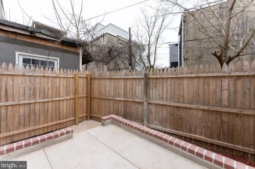 1906 Lawrence St, Philadelphia PA 19140-2406 exterior