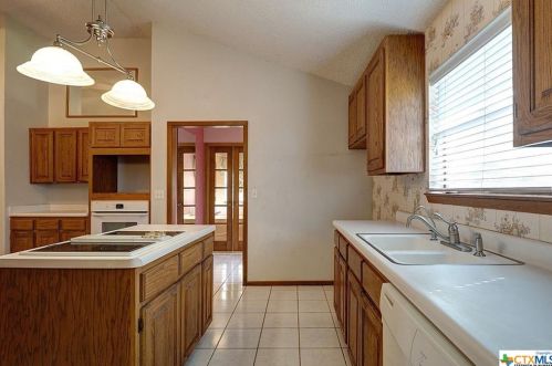 1740 Knl Schwope Rd, Spring Branch TX 78070-6213 exterior