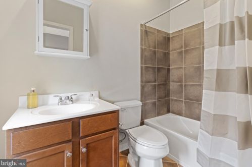 1016 4 St, Washington DC 20001-2516 exterior