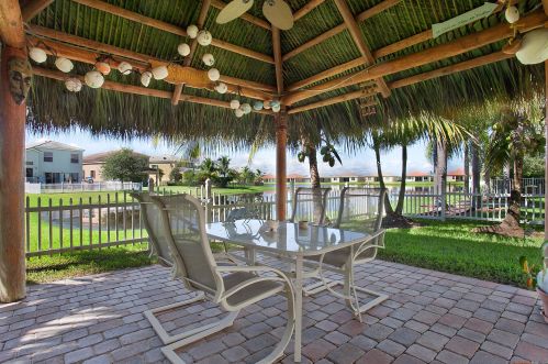 11903 Knightsbridge Ln, Fort Pierce FL 34987-2730 exterior