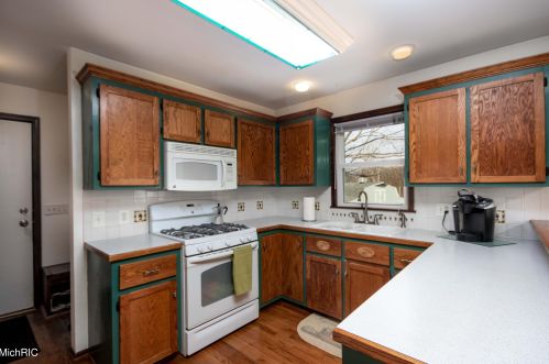 3653 108 St, Byron Township MI 49315-8705 exterior