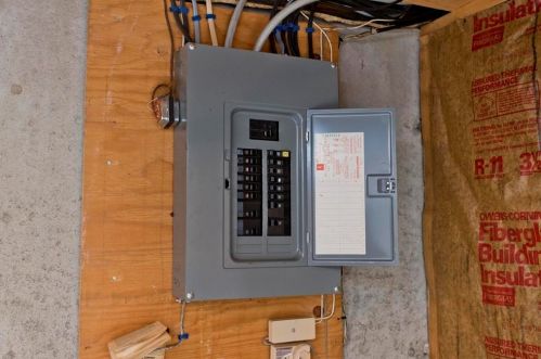 1051 Elm St, West Springfield MA 01089-1532 exterior