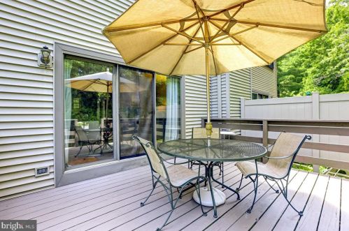 24 Manor Dr, Princeton NJ 08540-1629 exterior