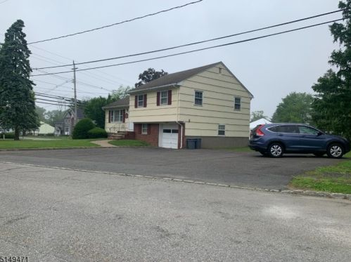 2 Dixon Pl, East Hanover NJ 07936-3050 exterior