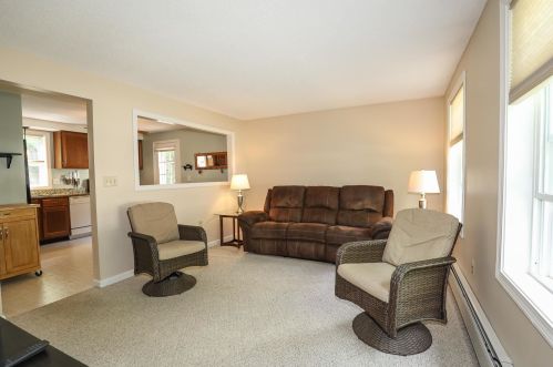 7 Whittaker Cir, Concord NH 03303-1589 exterior