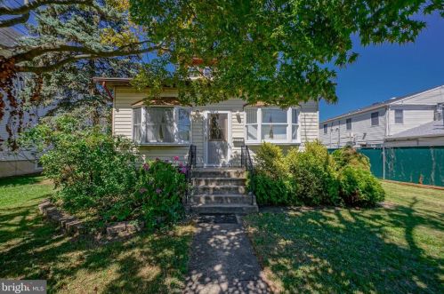 15 Pne St, Camden NJ 08103-3353 exterior