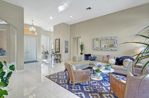 8211 Muirhead Cir, Boynton Beach FL 33472-5064 exterior