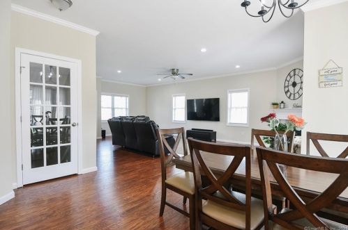 41 Windermere Vlg Rd, Ellington CT exterior