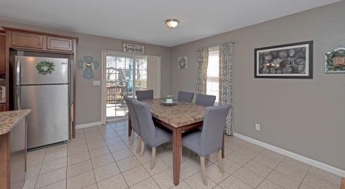 77 Laurence St, Springfield MA 01104-2609 exterior