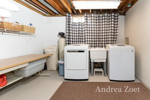 521 Edward St, Middlevle MI 49333-9775 exterior