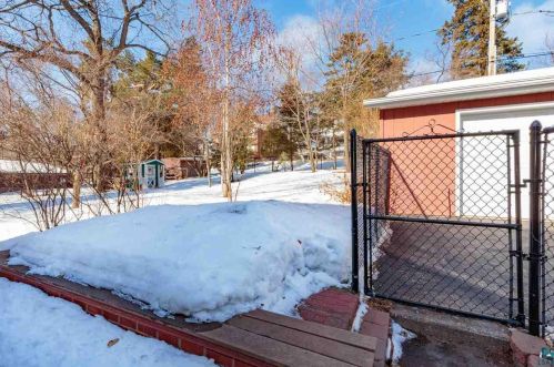 2511 5 St, Duluth MN 55806-1511 exterior