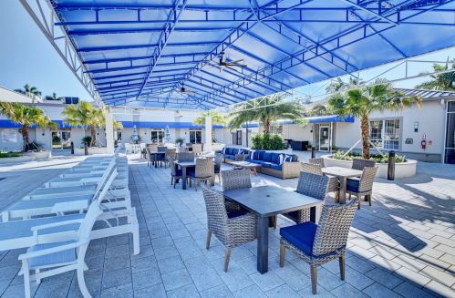 9783 Harbour Lk Cir, Boynton Beach FL 33437-3815 exterior