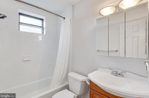 2333 Catharine St, Philadelphia PA 19143-2710 exterior