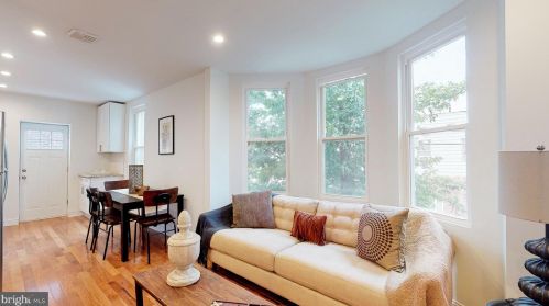 1900 19th St, Philadelphia, PA 19145-2812