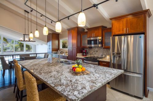 1175 Kaeleku St, Honolulu HI 96825-3007 exterior