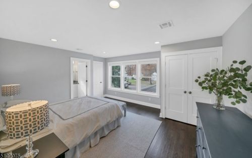 70 Cathedral Ave, Florham Park NJ 07932-2521 exterior