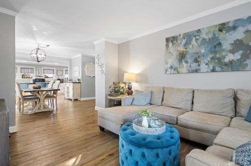 304 Autumn St, Manchester CT  06040-5556 exterior