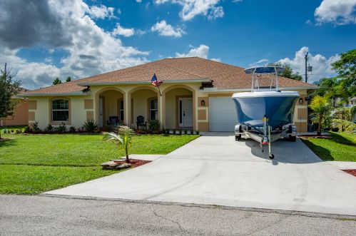 3634 Margela St, Fort Pierce FL 34953 exterior