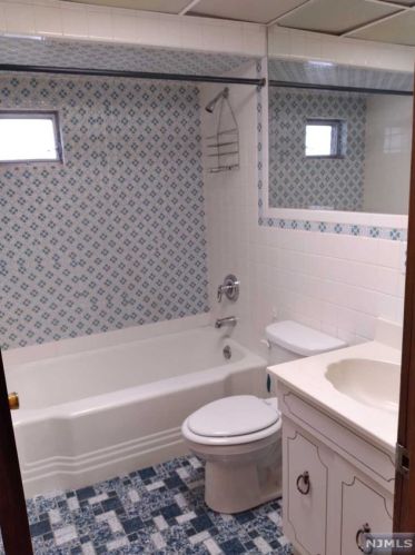 29 Patterson St, East Newark NJ  07029-1419 exterior