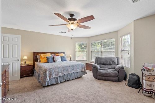 8818 12 St, Phoenix AZ 85086-7450 exterior