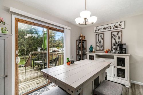 372 Pne Needles Ct, Grand Rapids MI 49548-6881 exterior