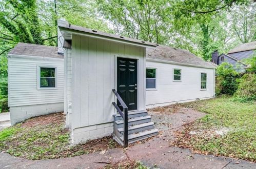 2935 Harlan Dr, Atlanta GA  30344-3705 exterior