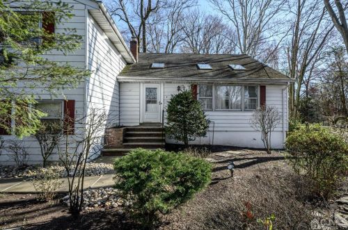 4 Roney Rd, Edison, NJ 08820-3208