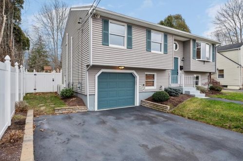 51 Dawn Blvd, Woonsocket, RI 02895-1607