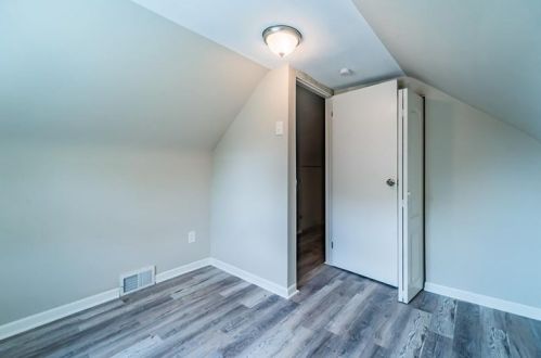 223 Auburn St, Pittsburgh PA  15206-3209 exterior