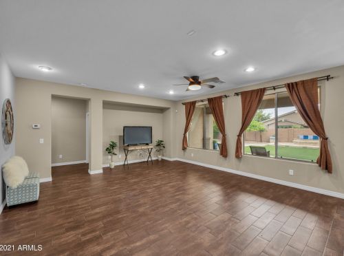 73 Crescent Way, Chandler AZ  85248-5150 exterior