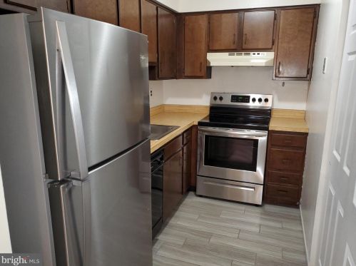 1006 Gum Pl, Huntingdon Valley PA 19006-1716 exterior