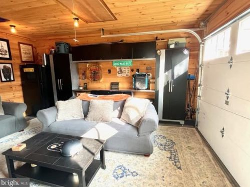 407 Howard St, Riverton NJ 08077-1328 exterior