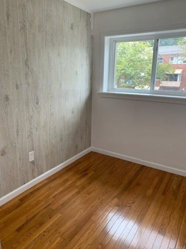 550 Bolton Ave, Bronx NY 10473-2903 exterior