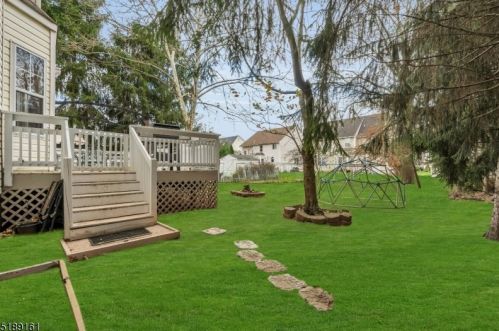 26 Francis Dr, Bridgewater NJ  08807-5714 exterior