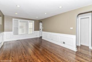 8536 Yates Blvd, Chicago IL  60617-2316 exterior